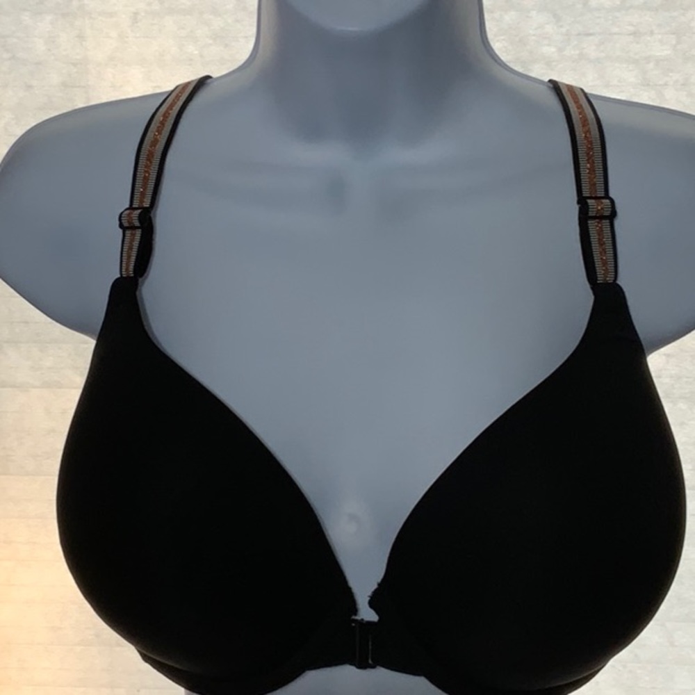 Victoria’s Secret T-shirt push-up bra